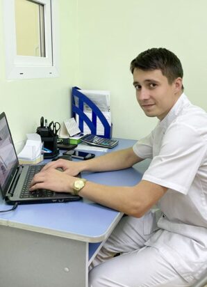  Быковский Вячеслав Владимирович  

 Стоматолог хирург-имплантолог 